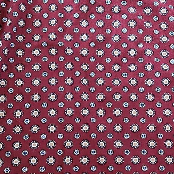 Lands End Burgundy Encircle Geometric Long Sleeve Performance V-Neck Top - Picture 5 of 5